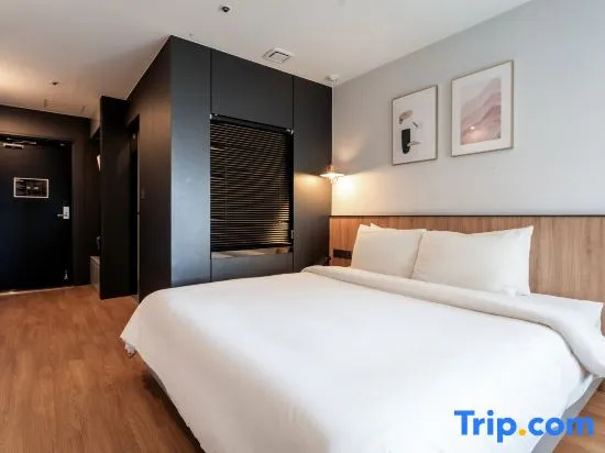 Deluxe Quadruple room with sea view