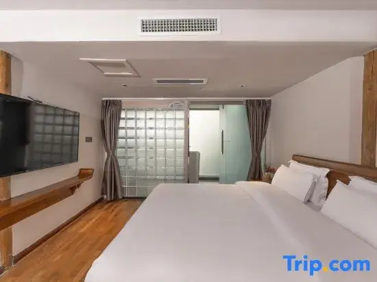 Suite with view