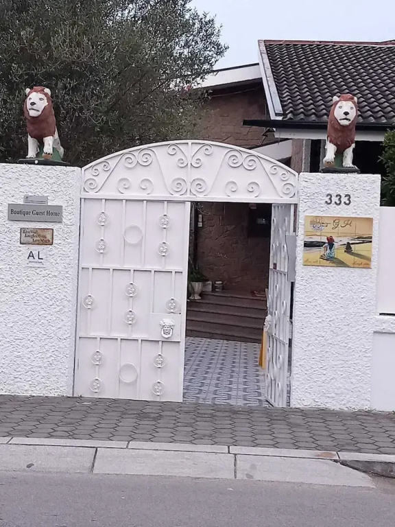 Live Laugh Love Beach Guest Home with AC