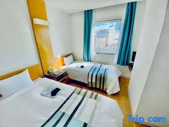 Standard Double room with river view (twin beds)