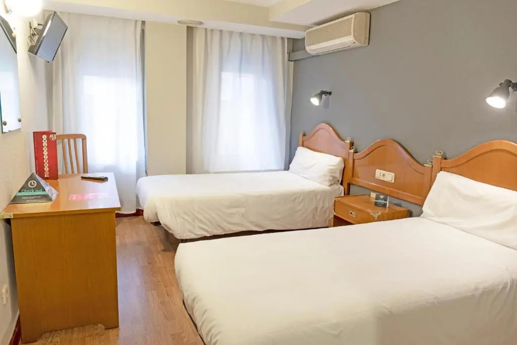 Standard Double room (twin beds)