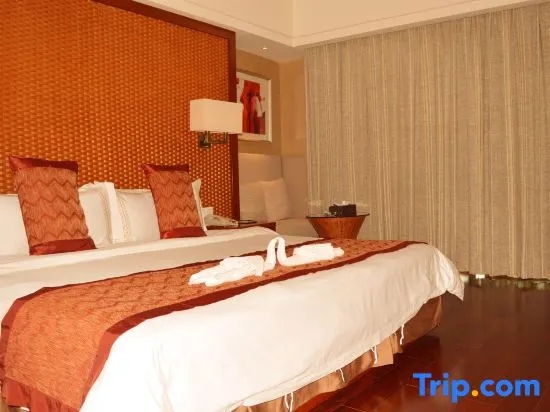 Deluxe Suite with mountain view