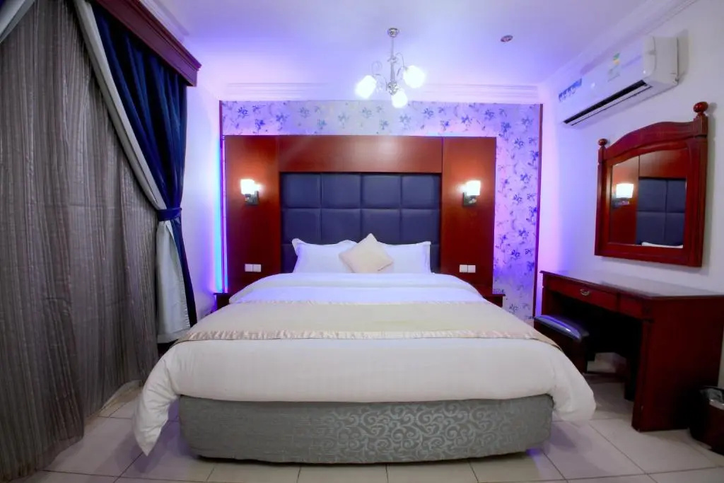 2 Bedrooms Apartment