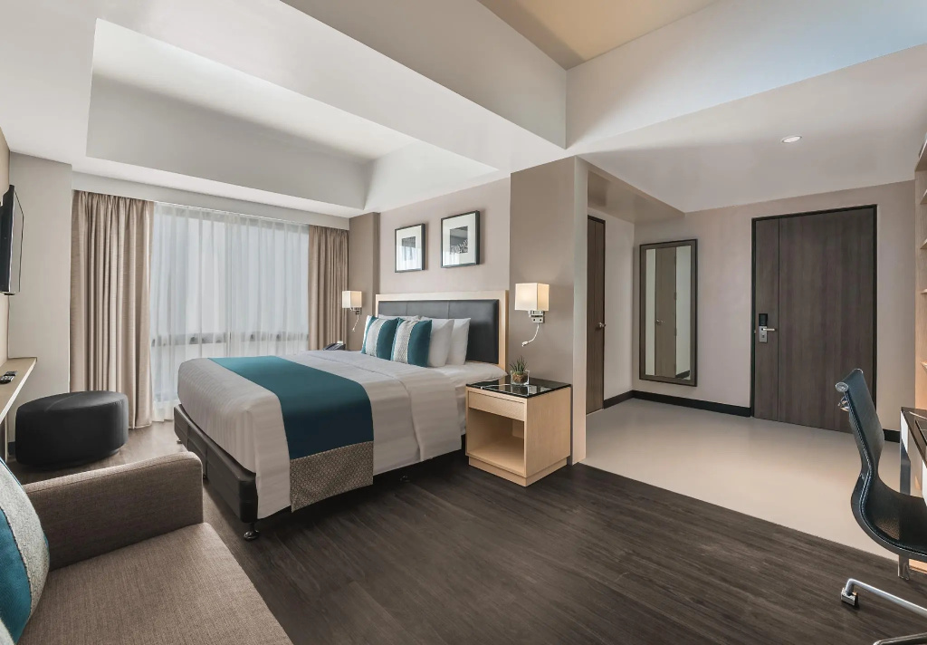 Premier room