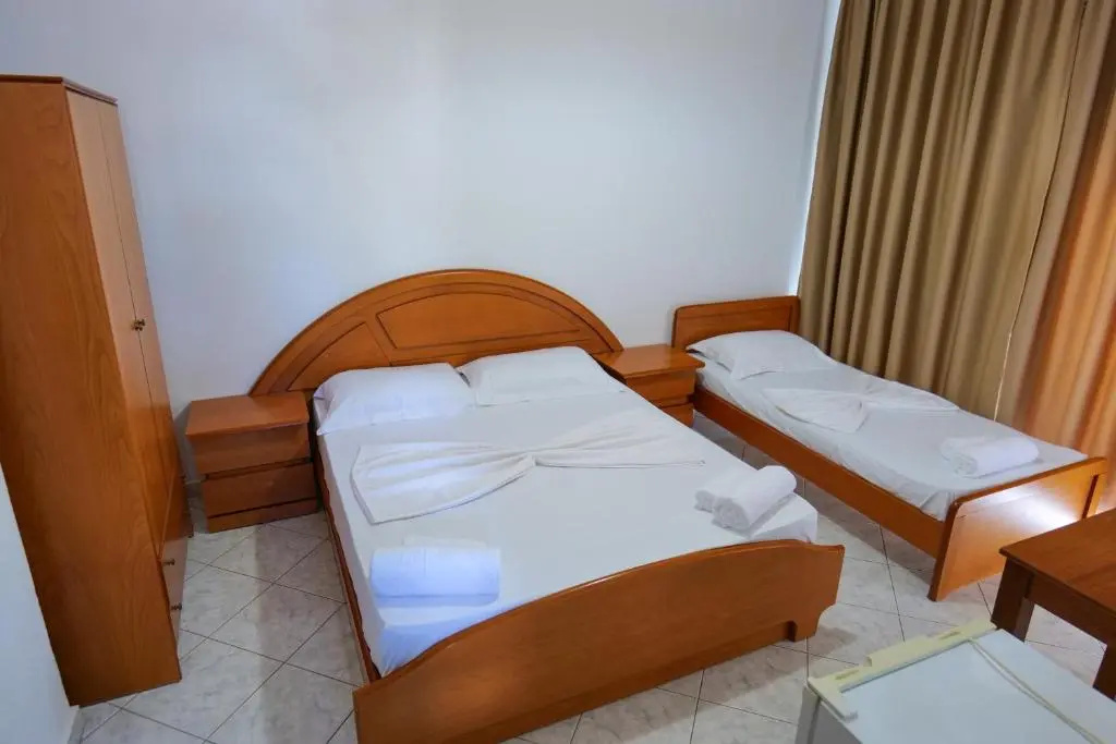 Standard Double room with partial sea view (full double bed)