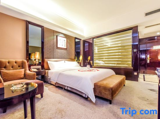 Deluxe Double room (full double bed)