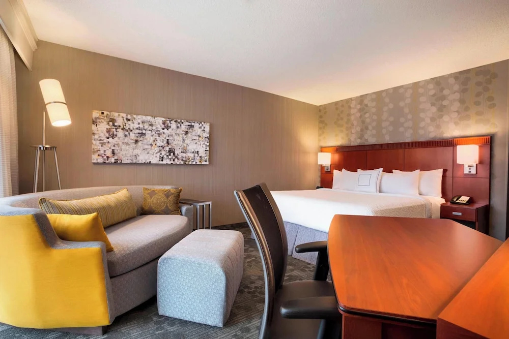 Courtyard Champaign - Chambres