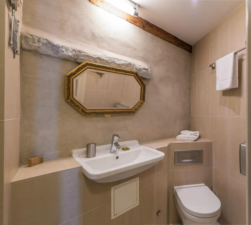Cru hotell by null