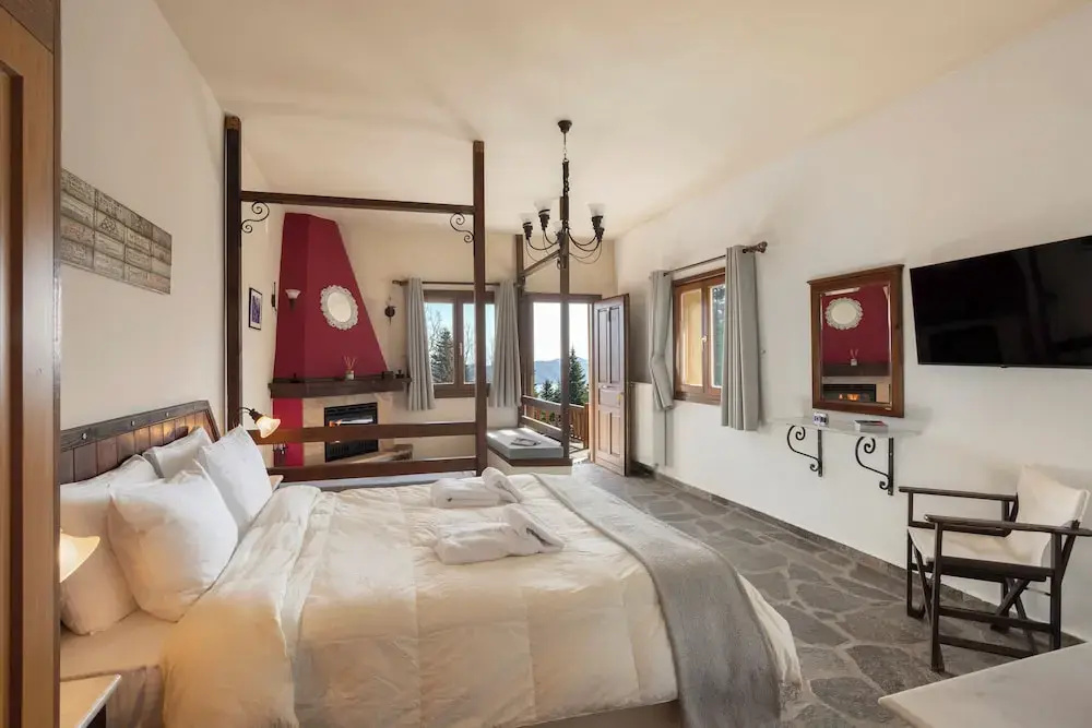 Standard room with balcony and with lake view