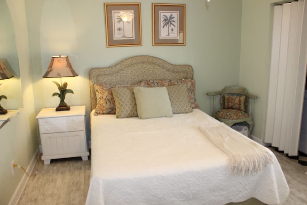 Sandprints B-1 - Miramar Beach 1 Bedroom 1 Bathroom Condo — 2