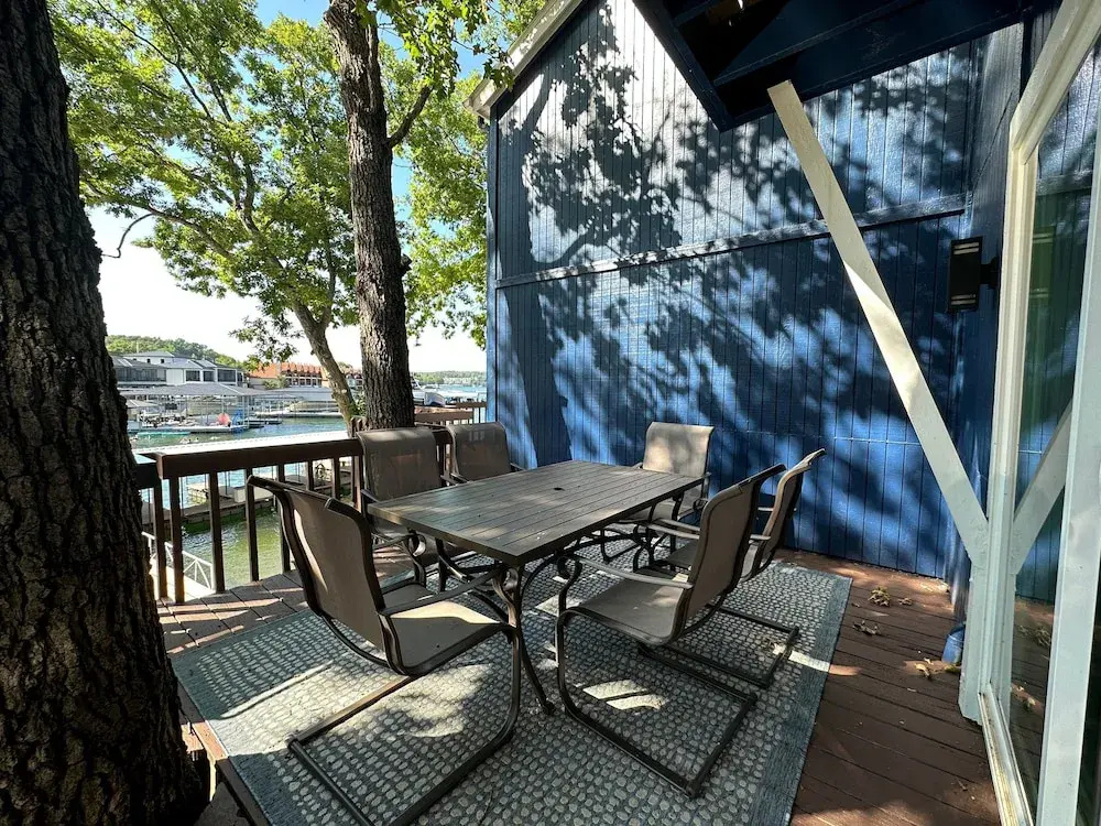 Our Cove Retreat - Perfect for Wave-free Swimming, Tanning & Prime Location Fun!