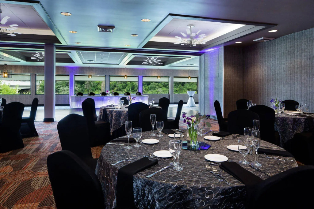 Holiday Inn Milwaukee Riverfront by IHG - Général
