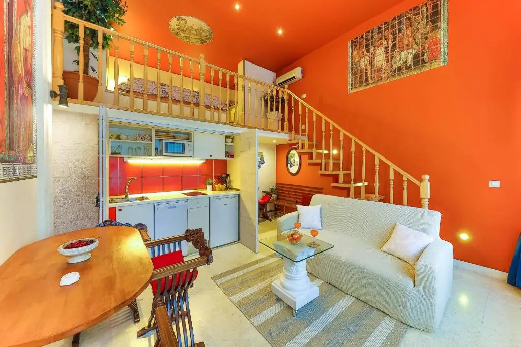 Deluxe Apartment