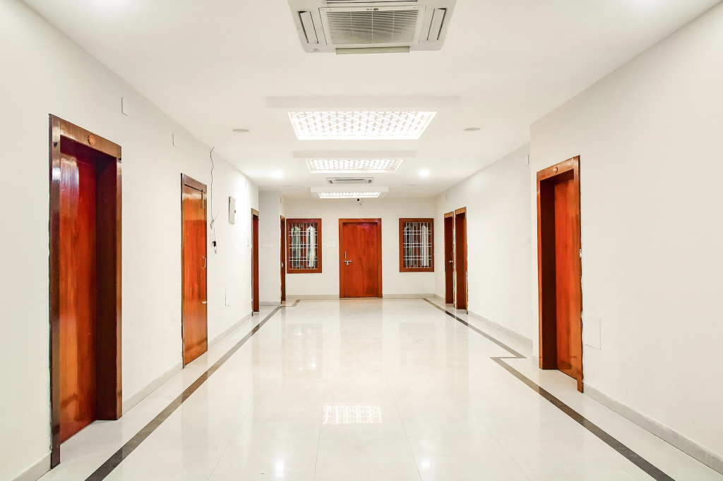 Lobby & Reception