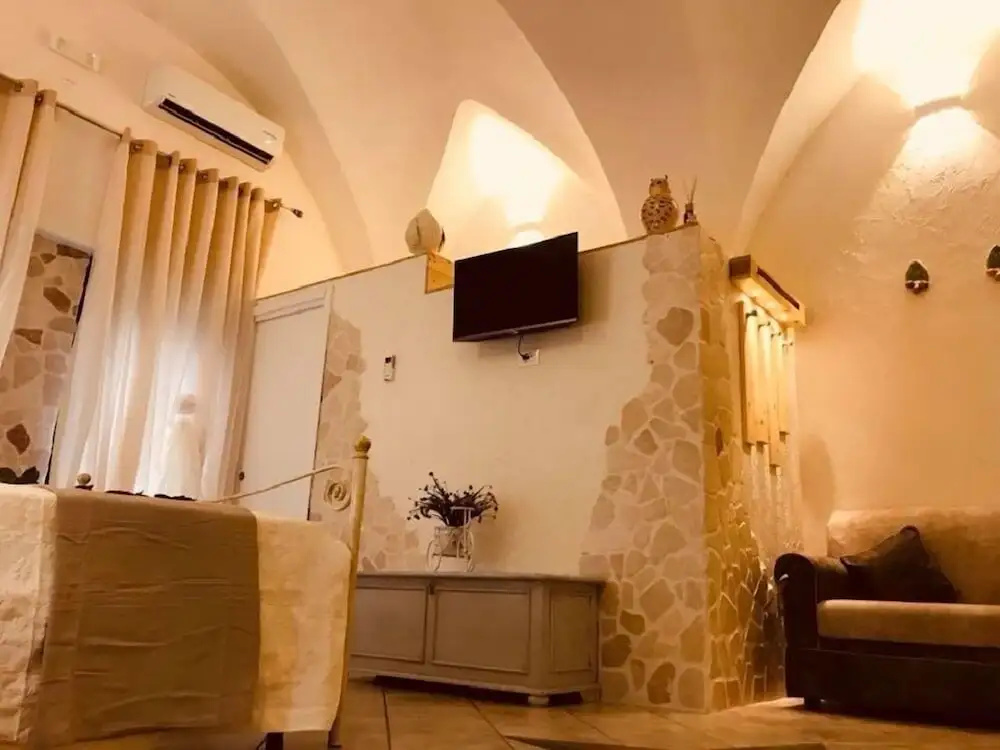 26 Suite Home