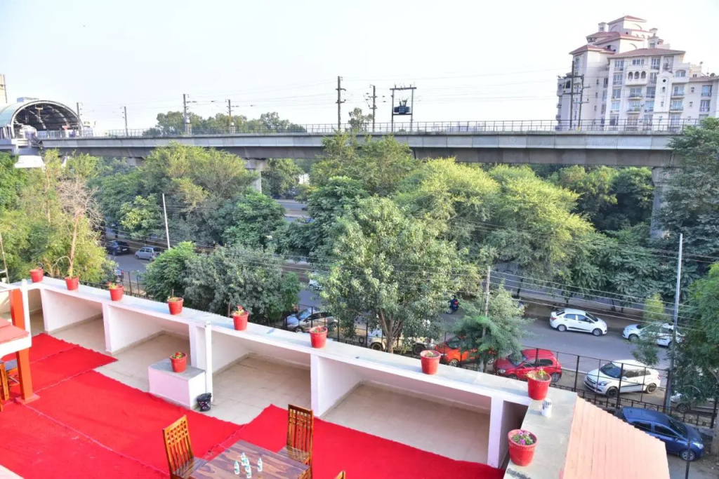 Nook Inn & Suites Mg Road Metro