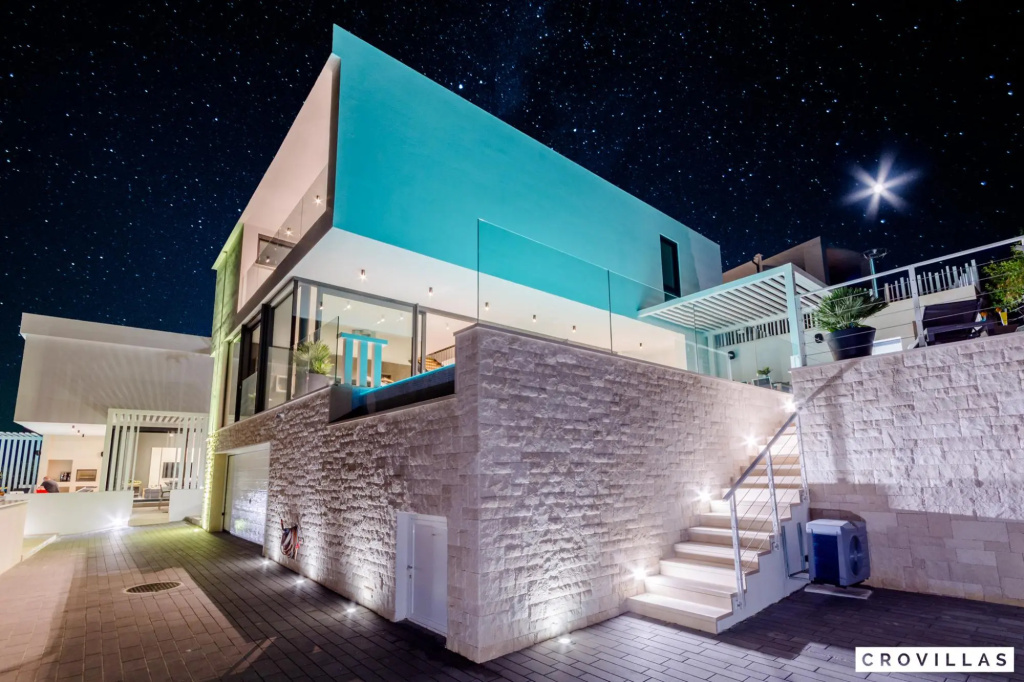 Vitae in Sutivan with 3 bedrooms and 3 bathrooms