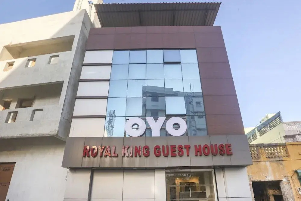 OYO 48277 Royal Kings Guest House