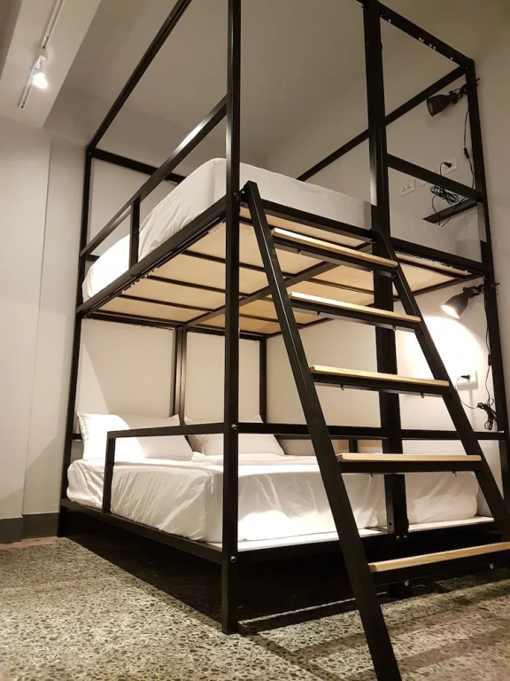 Economy room