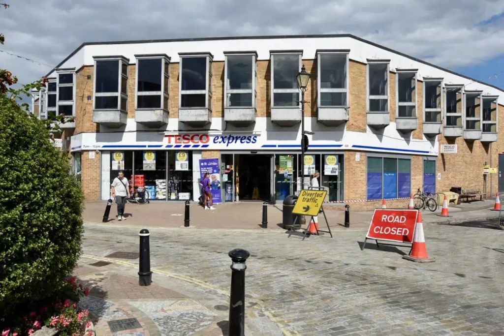 Spacious 2 Bed apartment - Sleeps 6 - Burnham Village