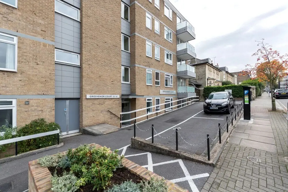 Putney Court - 1 Bed Apartment by BaseToGo