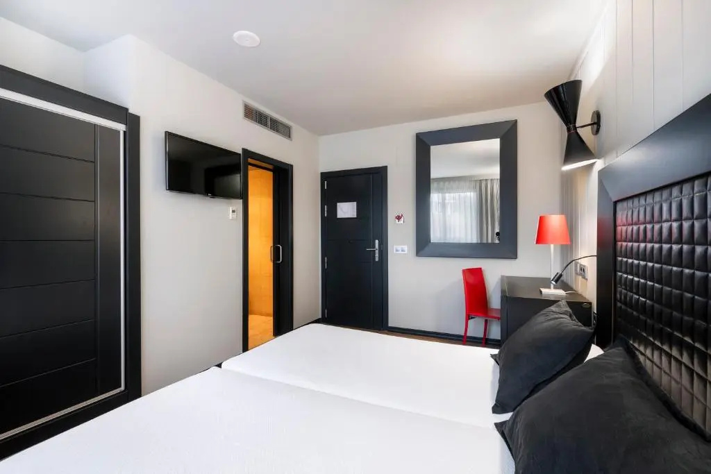 Salles Hotel Aeroport de Girona - Chambres