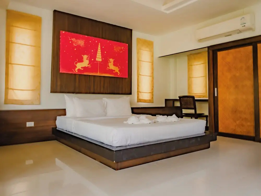 Deluxe Double Bungalow with balcony and with garden view (full double bed)