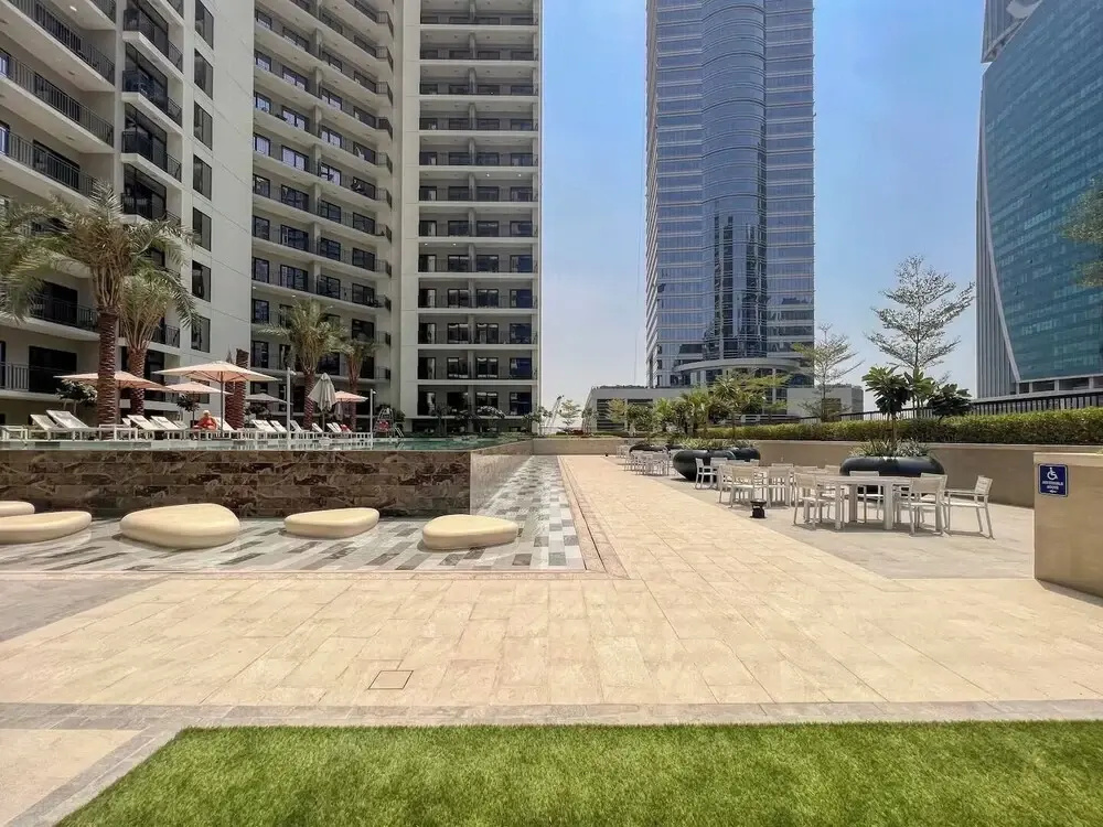KeyRock - Modern 1BR in Zada with Pool