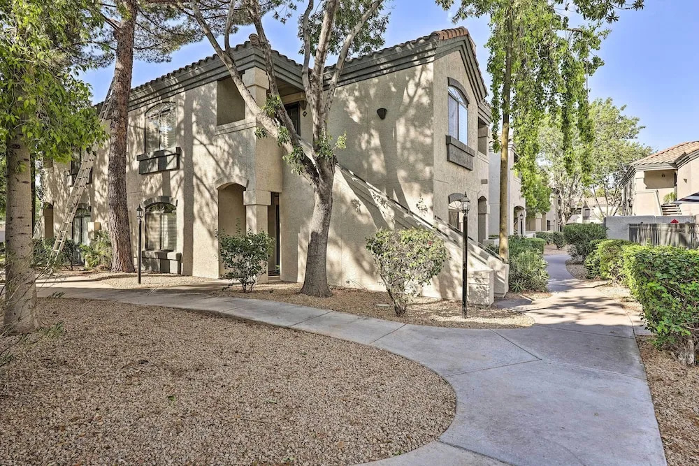 Family Scottsdale Condo: Access to Pool & Hot Tub