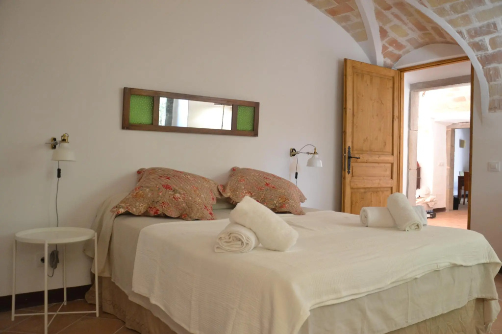 4 Bedrooms Cottage