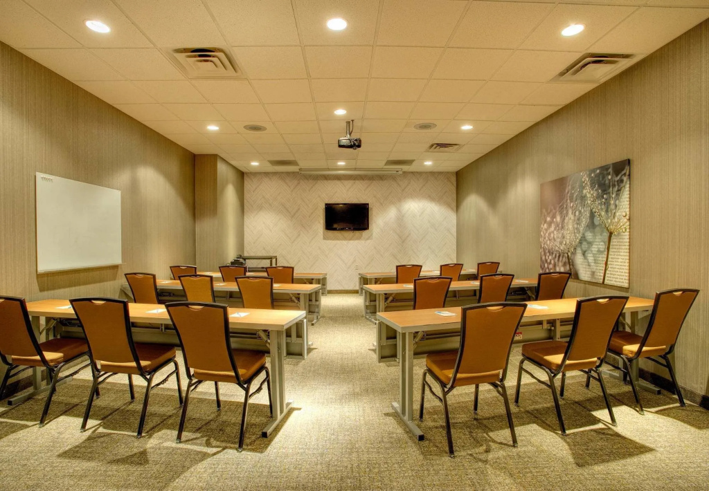 SpringHill Suites Lawrence Downtown