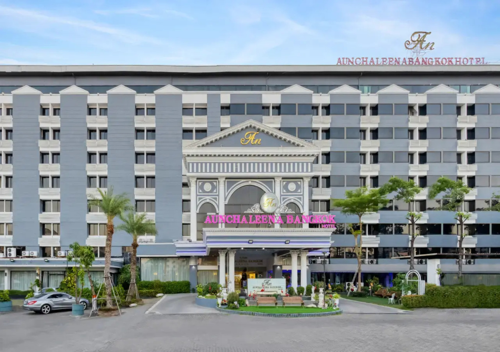 Chaleena Hotel — фото