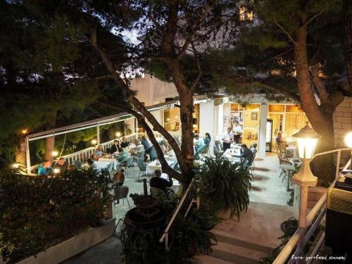 Apartments Villa Astra & Pinija