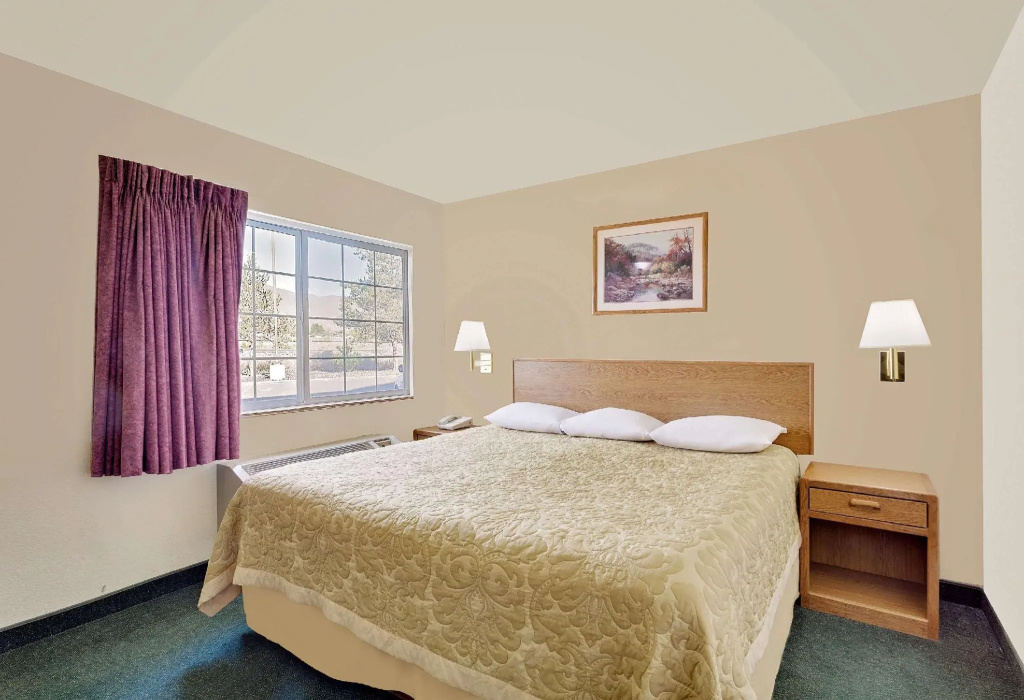 1 Bedroom Double Suite (full double bed)