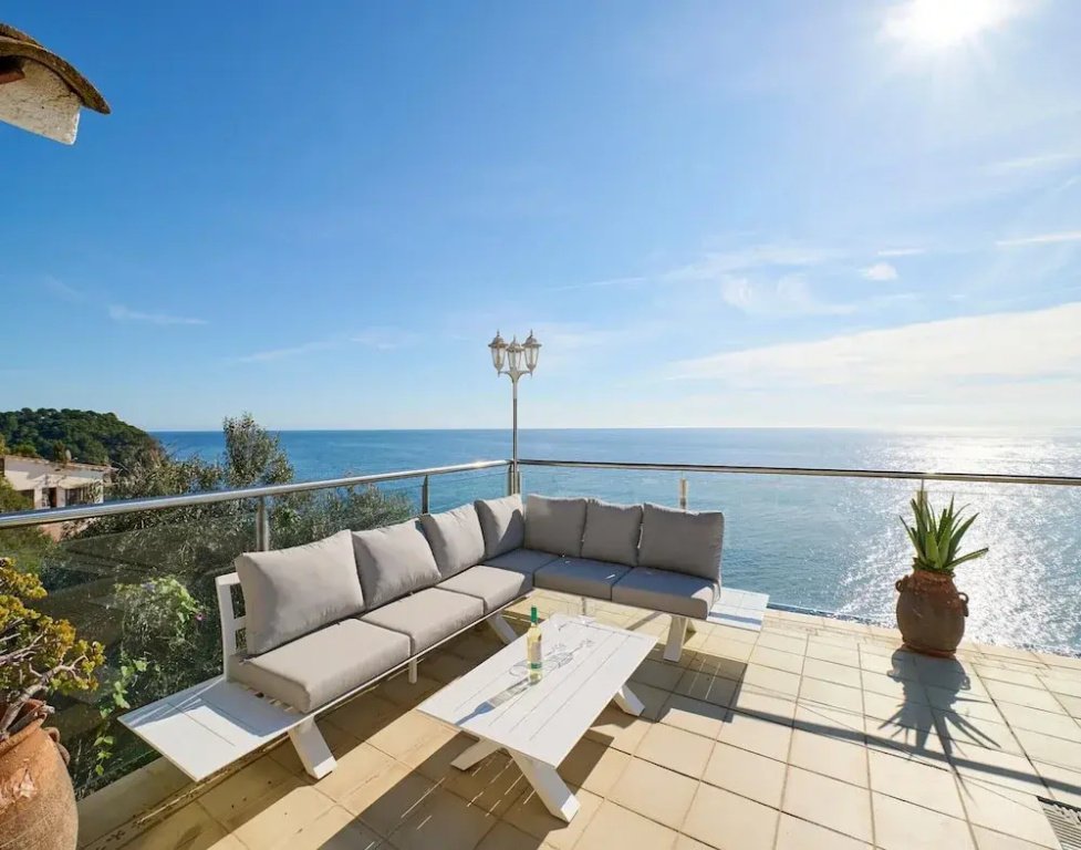Villa in Cala Canyelles With Sea Views & Pool