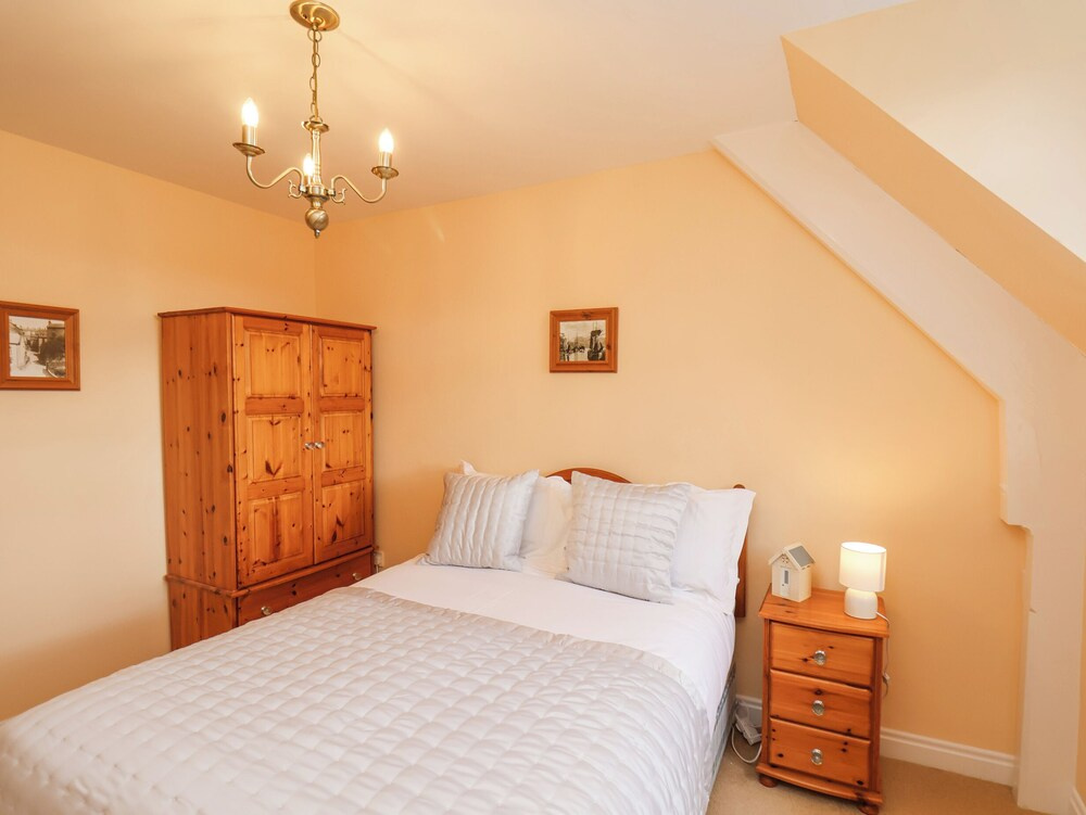 Maypole Cottage — 2