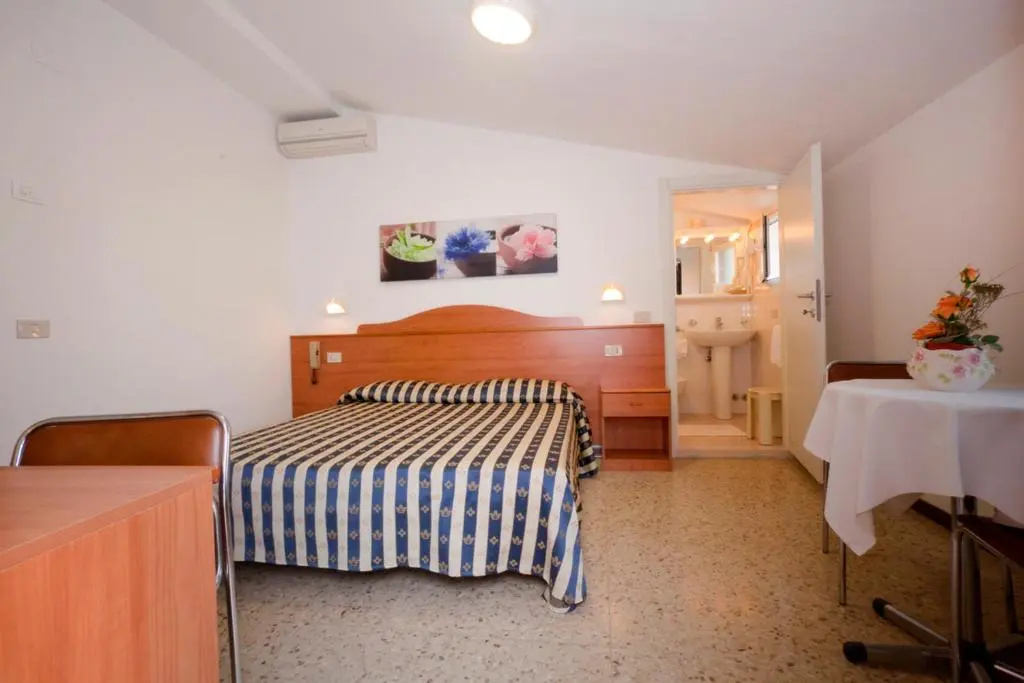 Standard Double room with balcony and with sea view (full double bed)