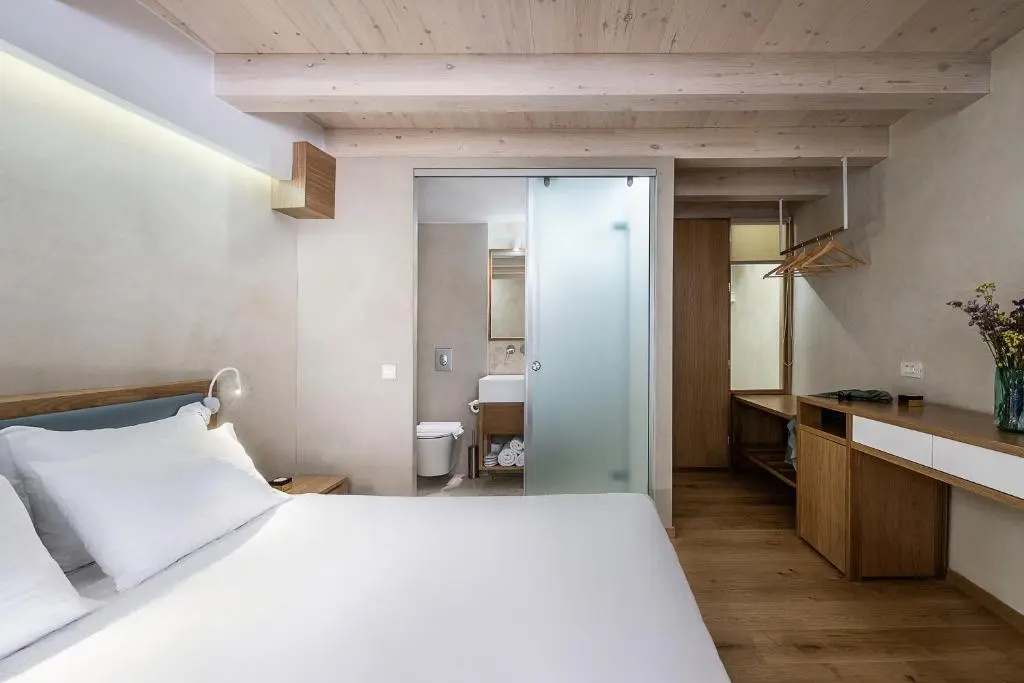Economy room