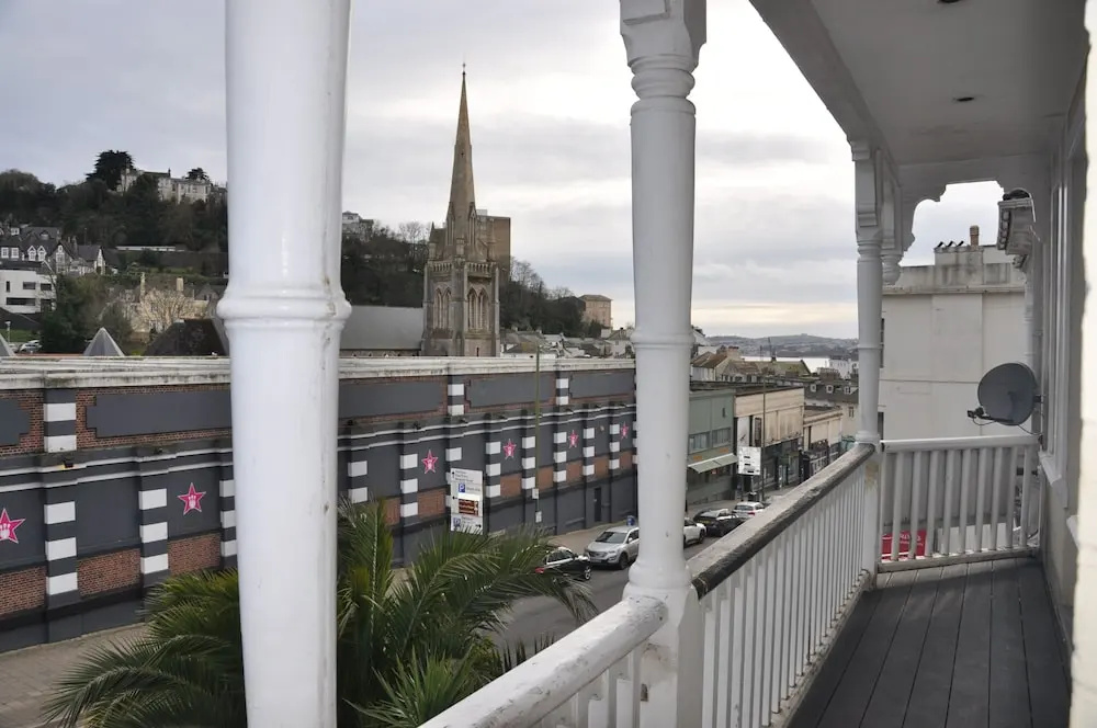 Standard Double room with balcony (full double bed)