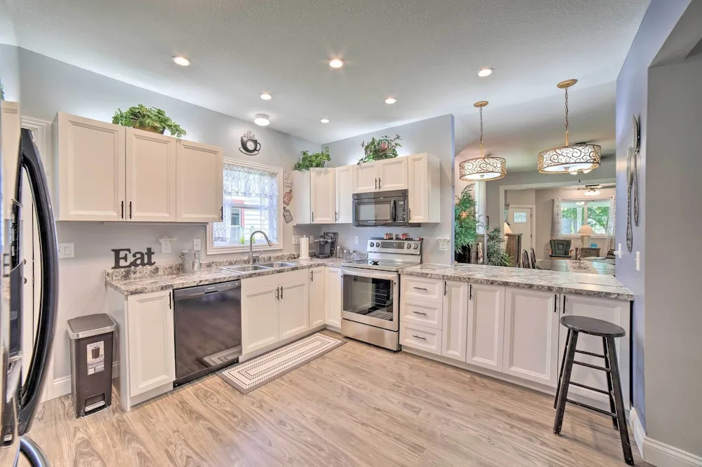 Spacious Fort Wayne Condo w/ Porch + Storage! — фото 4