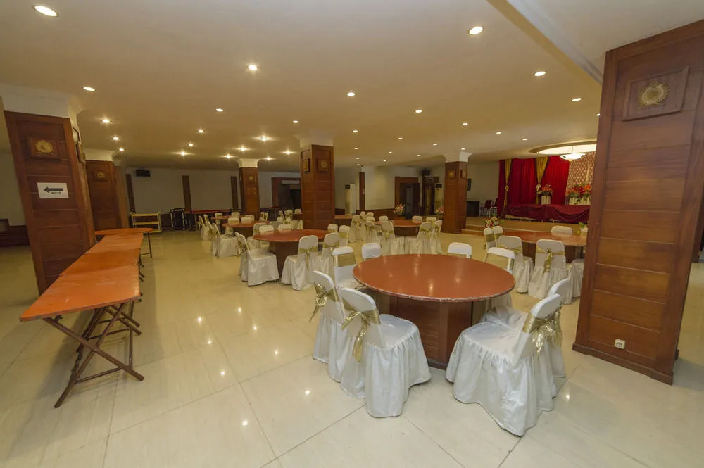 Food & Beverage