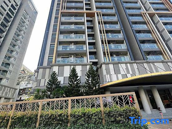 Capital Zenity & D1 Mension Apartment, District 1 by Skyway