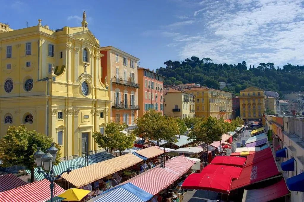 Plein centre Appartement climatisé et spacieux avec grande terrasse sur le toit à Nice