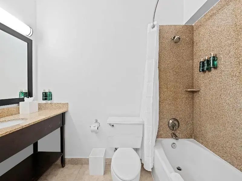Double Junior Suite with partial ocean view (full double bed)