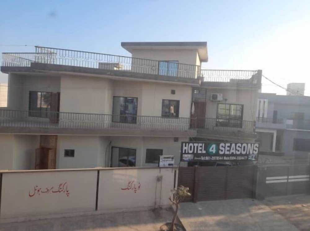 Hotel 4 season multan image