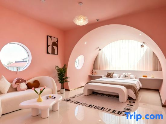 Deluxe Double room (full double bed)