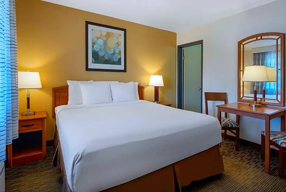 Double Suite (full double bed)