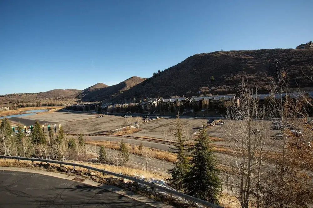 Trail's End Lodge at Deer Valley Resort - Three Bedroom Residence with Den and Spa #303 3 Condo