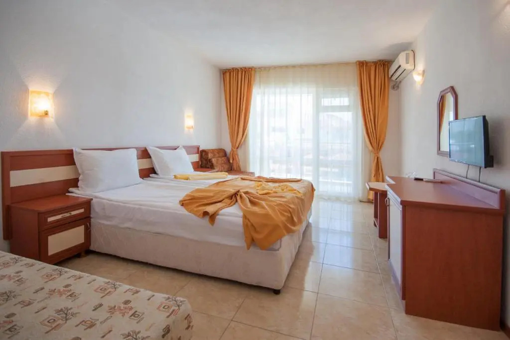 Standard Double room with balcony (full double bed)