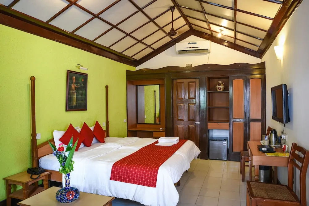 Superior Double room (full double bed)